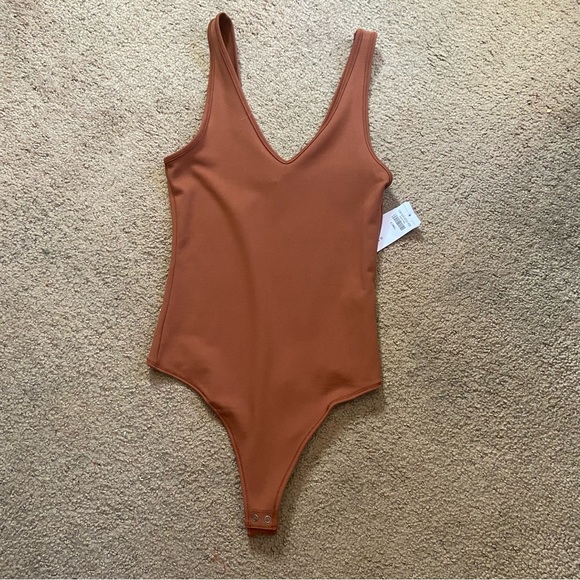 New Abercrombie & Fitch A&F Seamless Soft Brown V Neck Thong Bodysuit XS - Picture 3 of 4